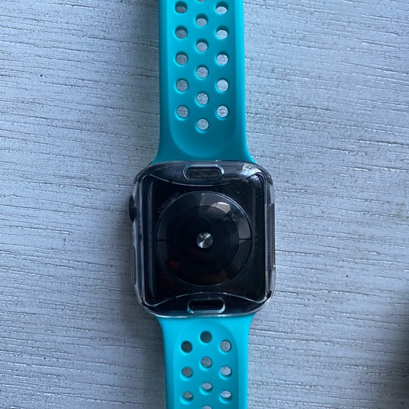 Apple Watch Series 5 44mm - Picture 3 of 3